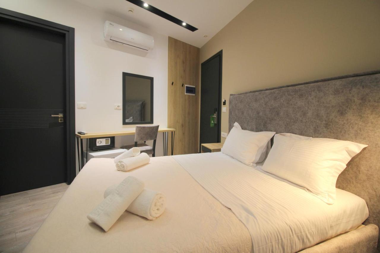 F&J Hotel Саранда Экстерьер фото