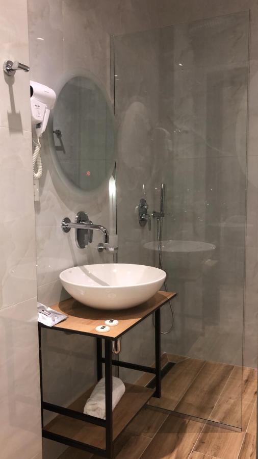 F&J Hotel Саранда Экстерьер фото