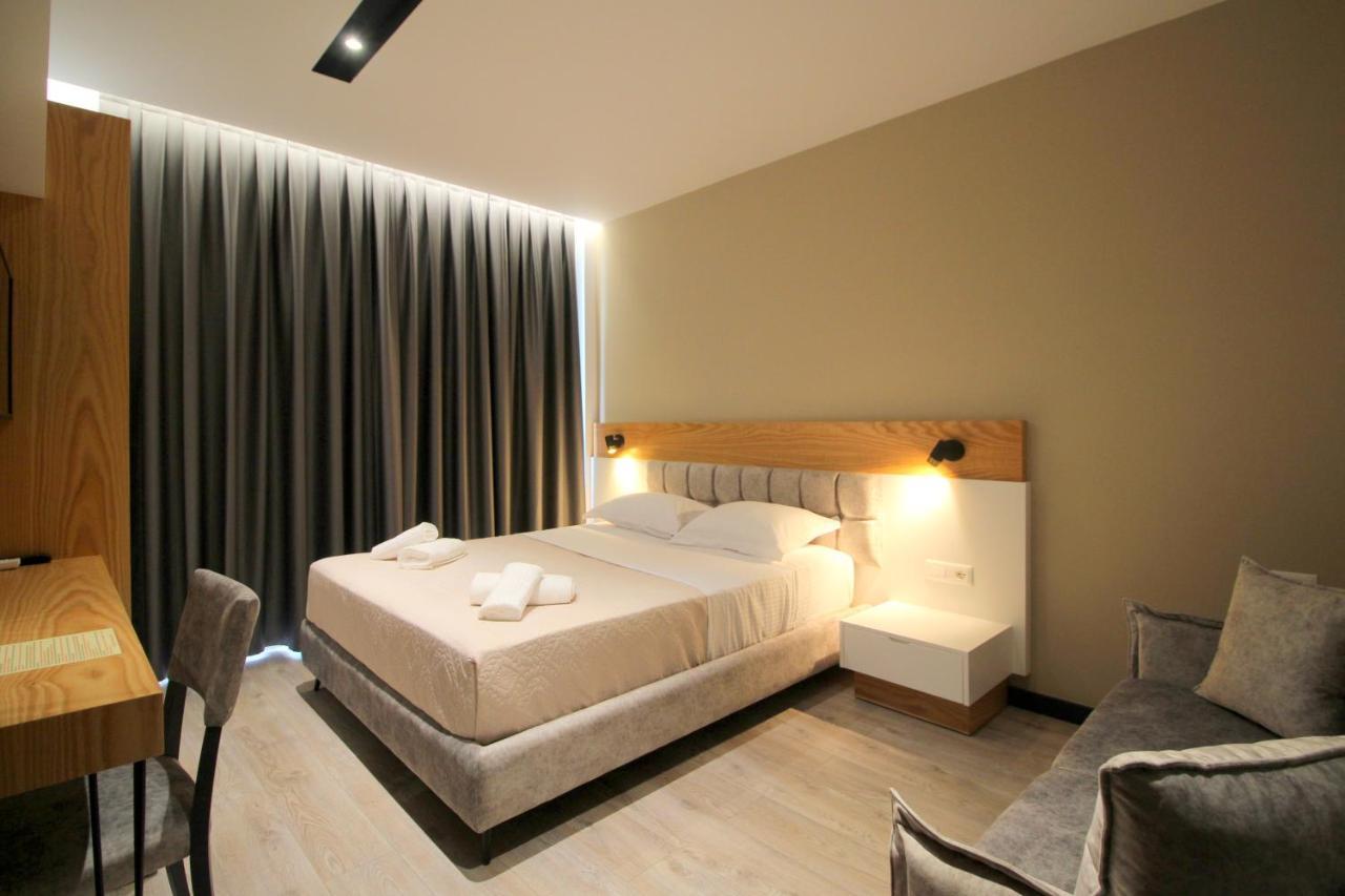 F&J Hotel Саранда Экстерьер фото