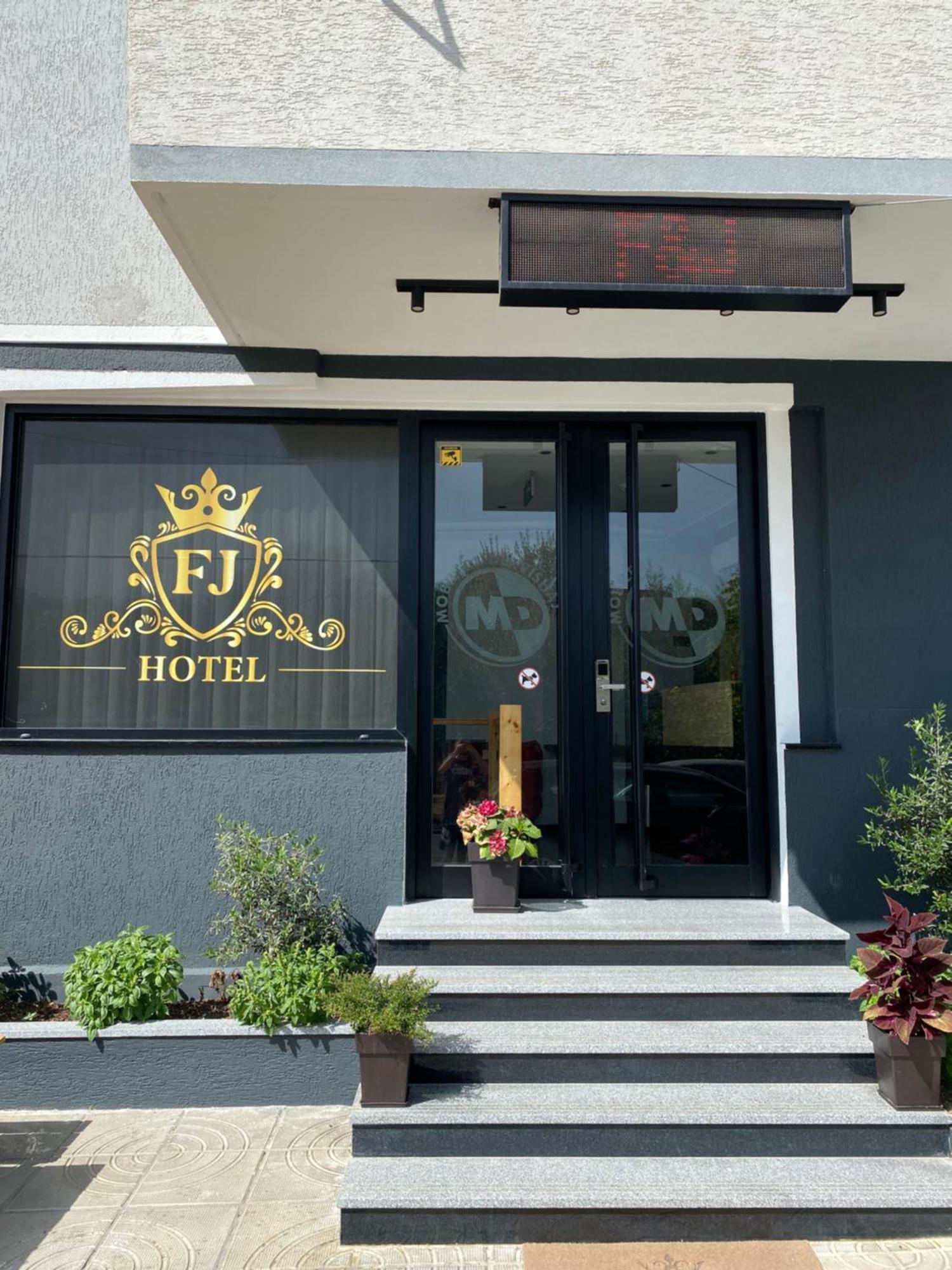 F&J Hotel Саранда Экстерьер фото